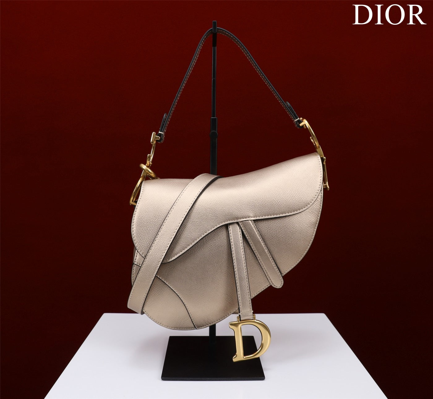 Saddle Bag with Long Shoulder Strap Large: 25 x 20 x 6 cm Lining: Cashmere + Leather