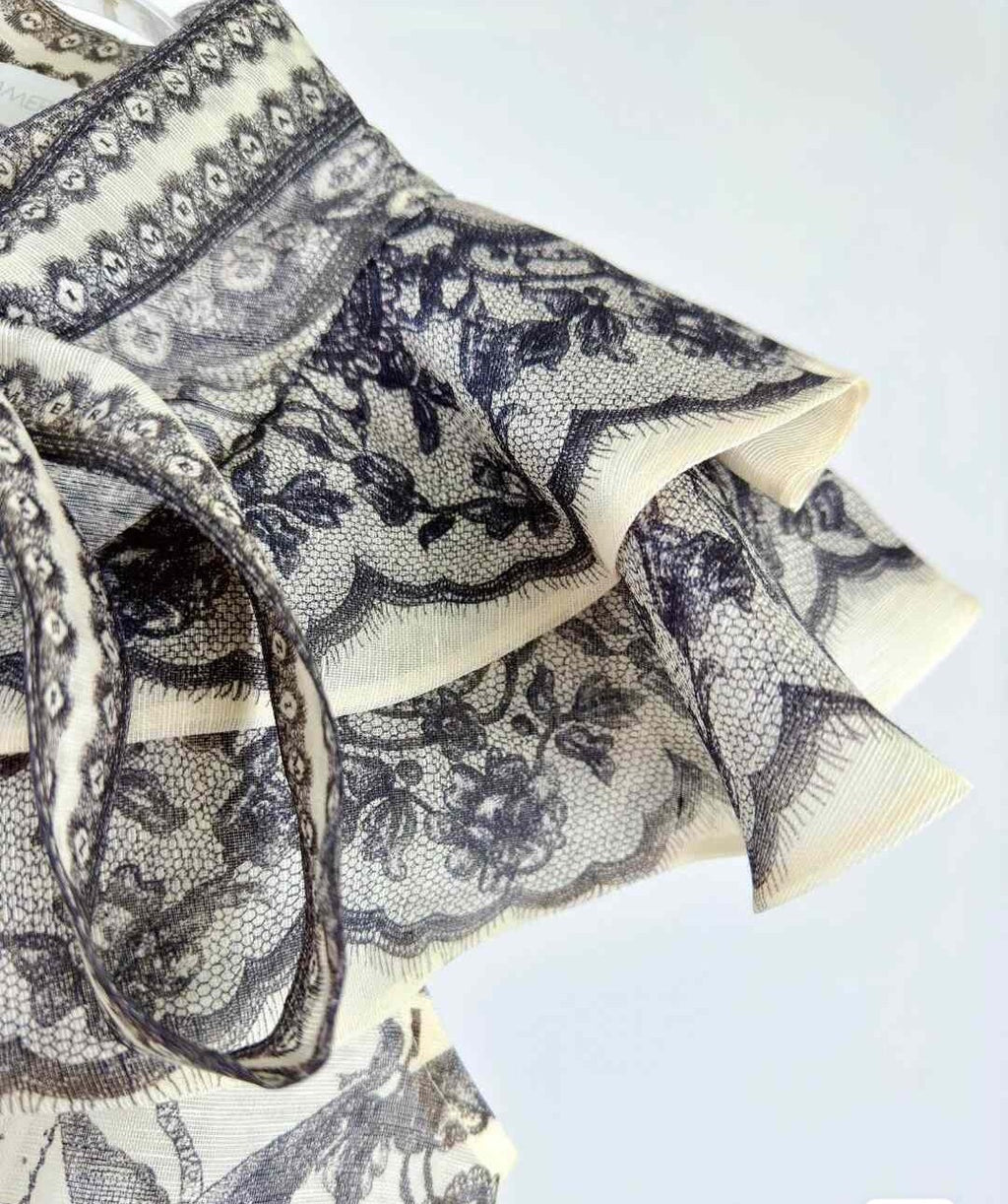 New 2026 Style: Black and White Lace-Print Top — Short-Sleeved