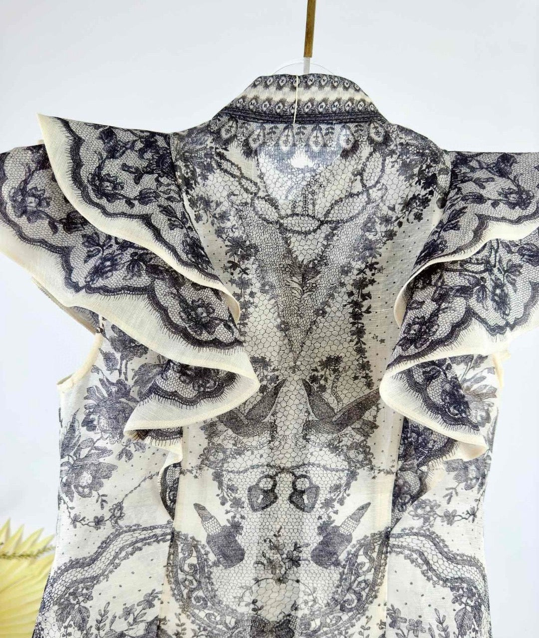 New 2026 Style: Black and White Lace-Print Top — Short-Sleeved