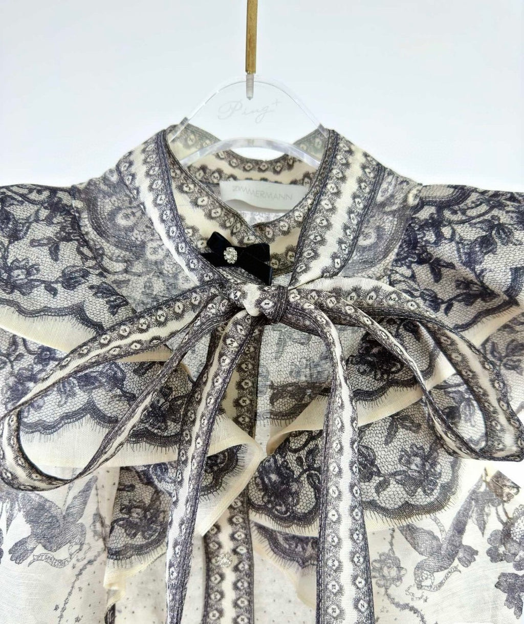 New 2026 Style: Black and White Lace-Print Top — Short-Sleeved