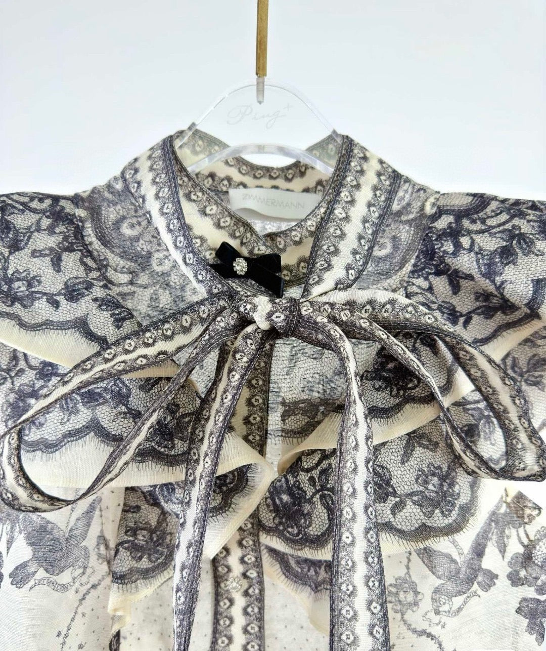 New 2026 Style: Black and White Lace-Print Top — Short-Sleeved