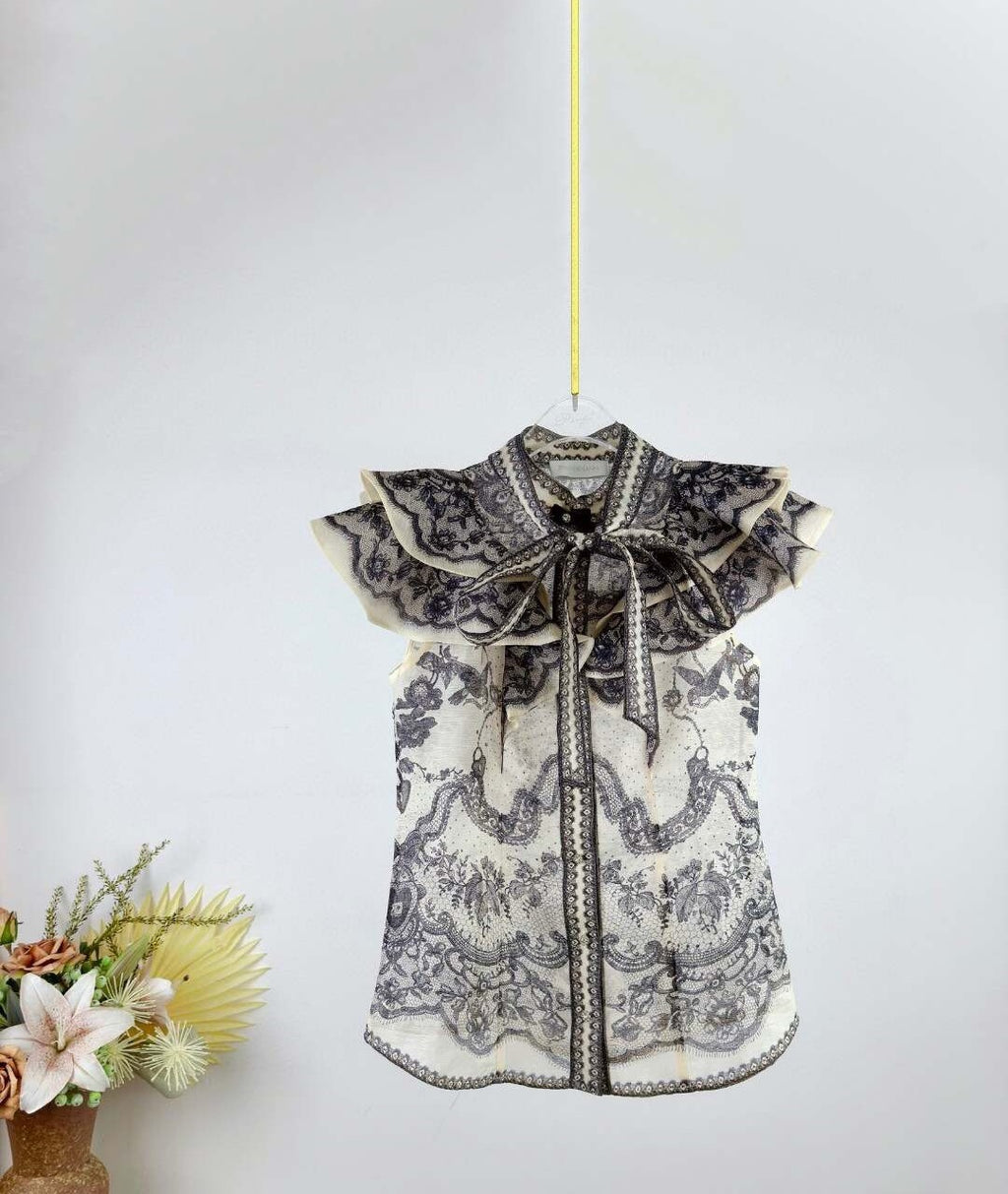 New 2026 Style: Black and White Lace-Print Top — Short-Sleeved