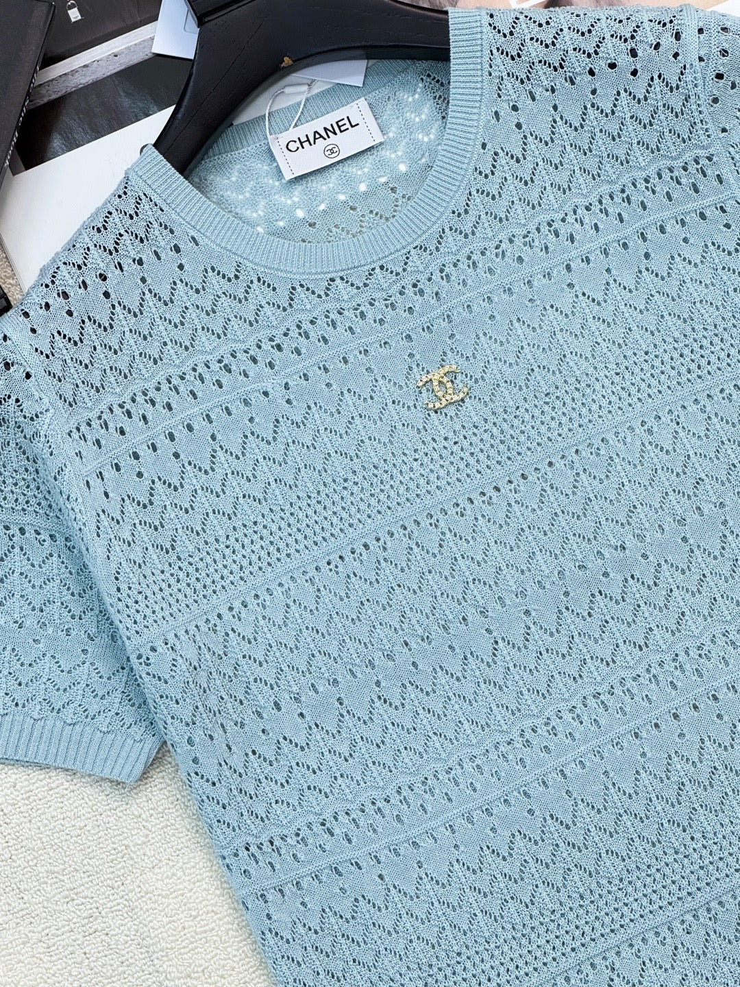 2026 New Arrival: Intricately Crafted Short-Sleeve Cardigan — Embellished with Logo Accents