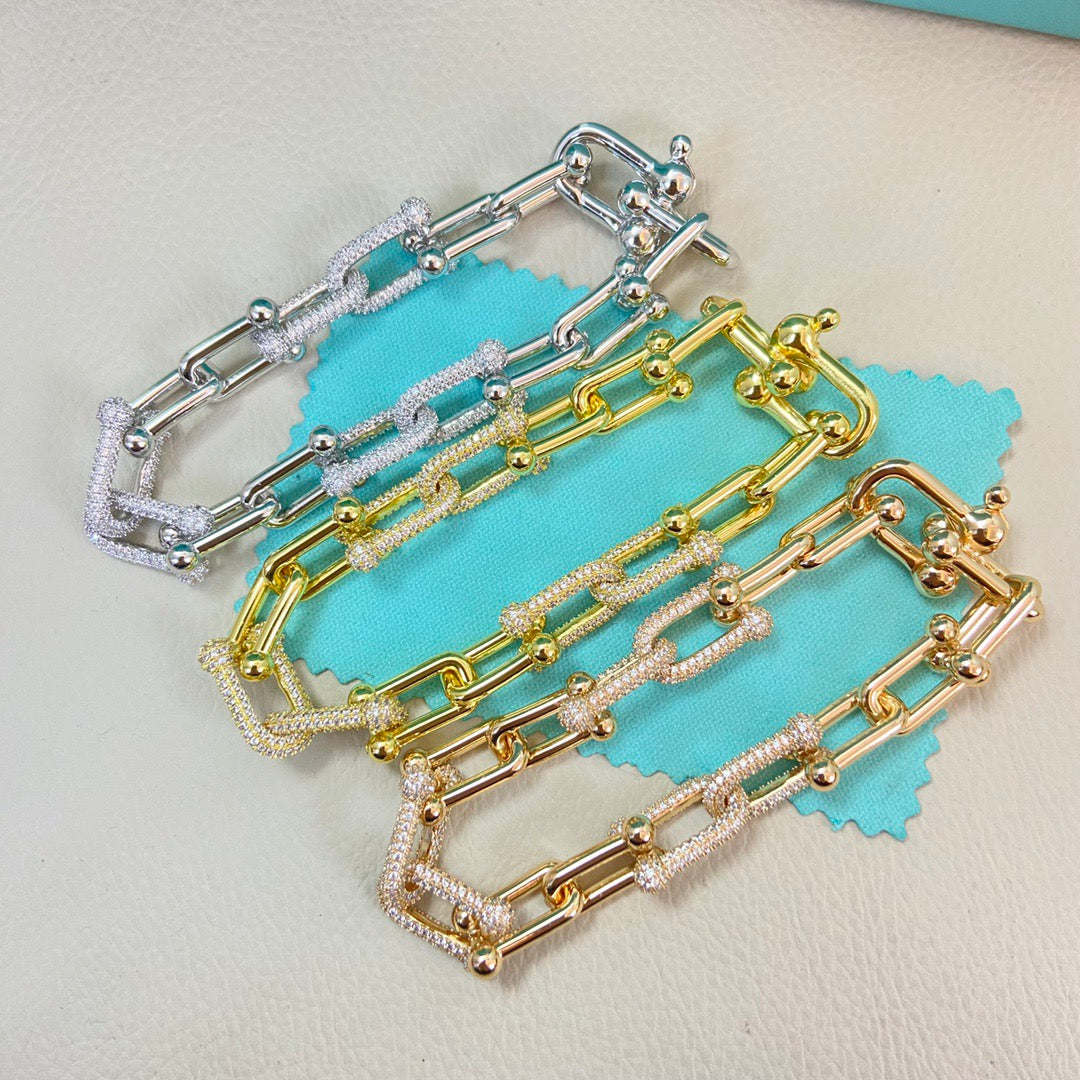 New Arrival: Six-Section U-Shaped Rivet Bracelet with Diamond Accents