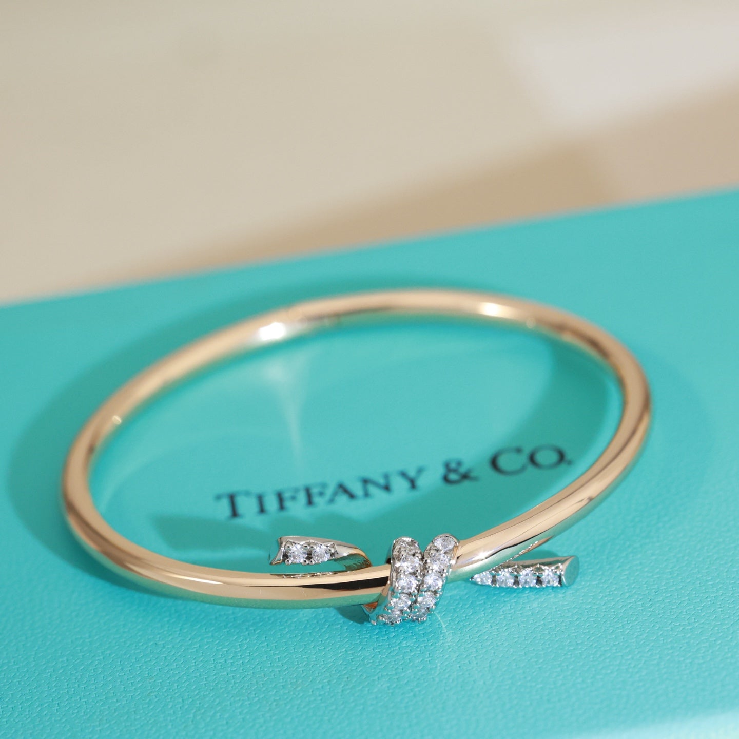 Knotted Bracelet — Gold-Plated Material with Ribbon Accent 🎀 — This Year's Hottest New Arrival