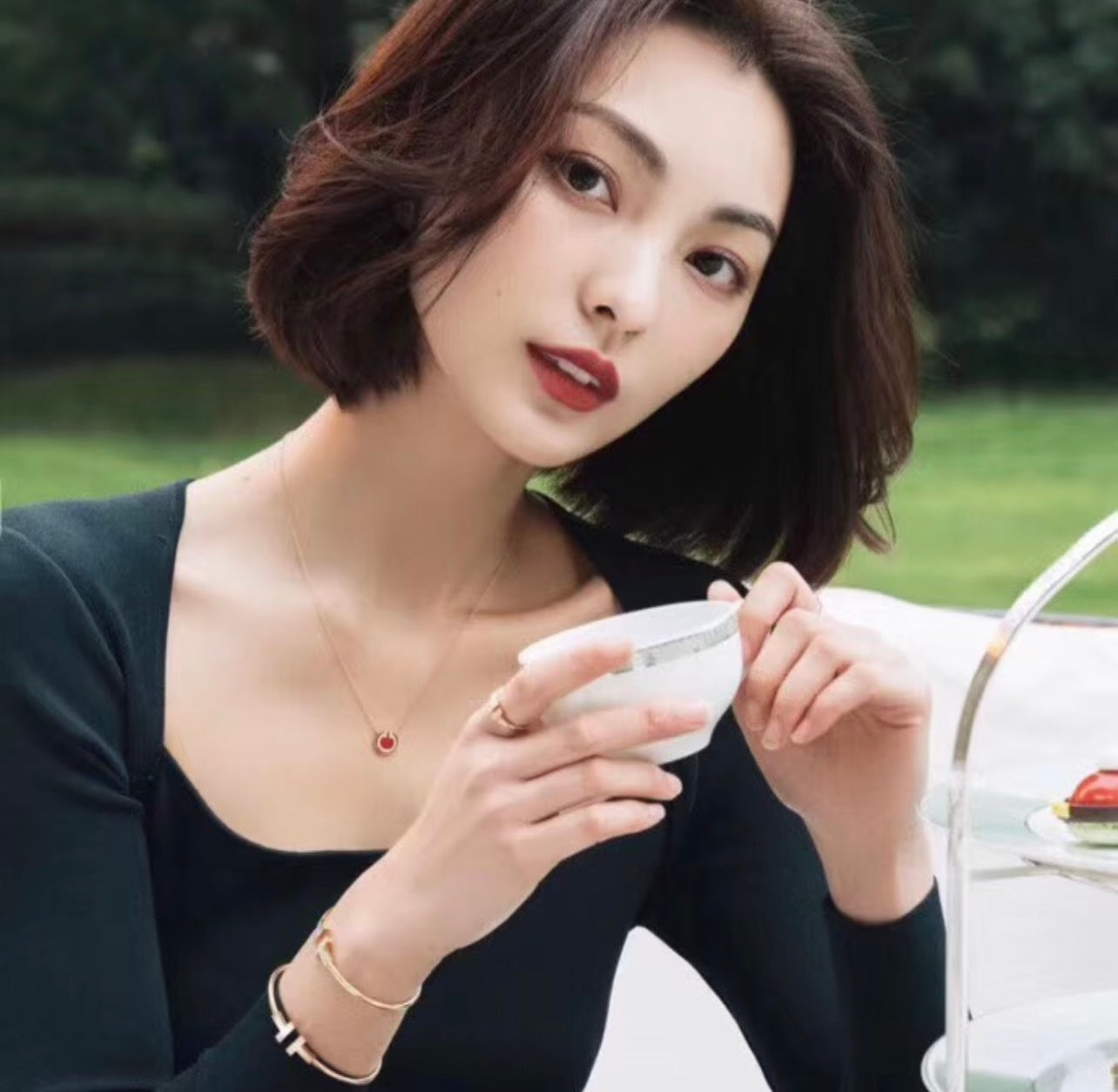 [New Arrival 🆕🆕 Rose Gold & Red Mother-of-Pearl Coin Necklace] — High-End Artisan Workshop Collection