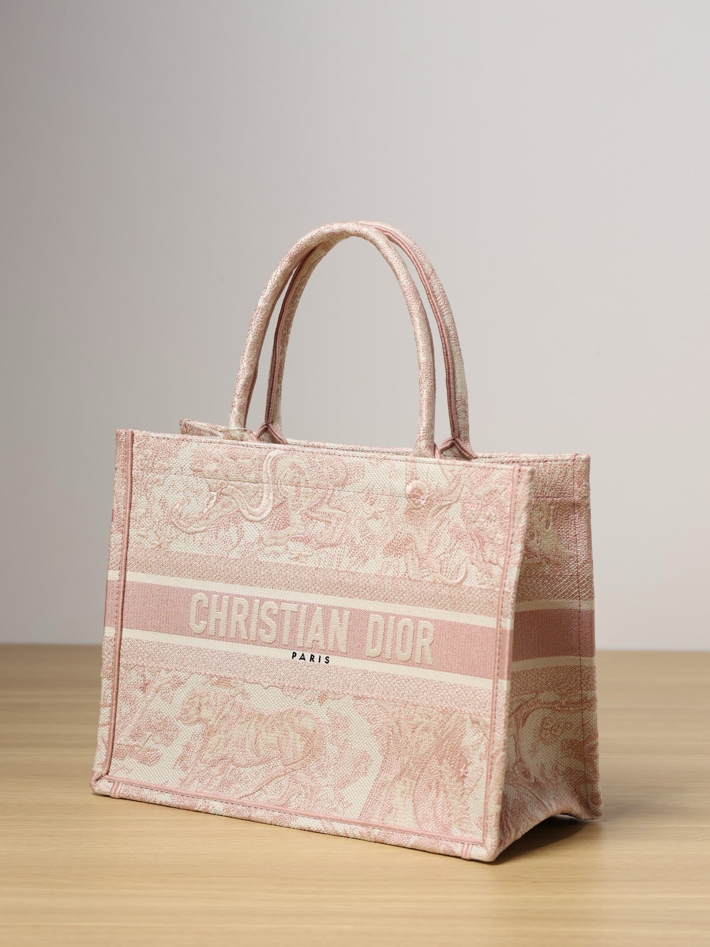 Medium Book Tote Bag Medium Zoo (Pink Tiger) Dimensions: 36.5 x 28 x 17.5 cm