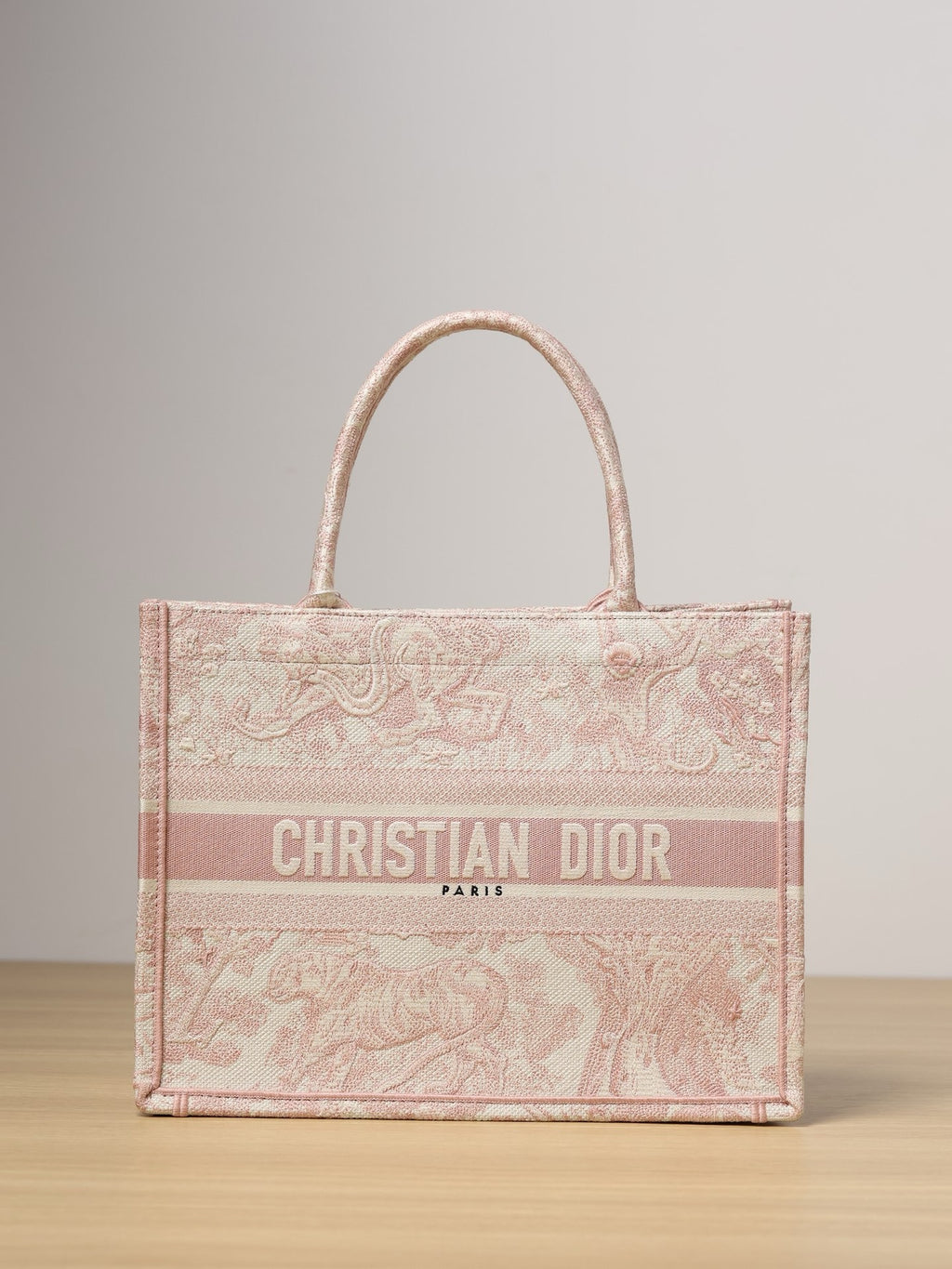 Medium Book Tote Bag Medium Zoo (Pink Tiger) Dimensions: 36.5 x 28 x 17.5 cm