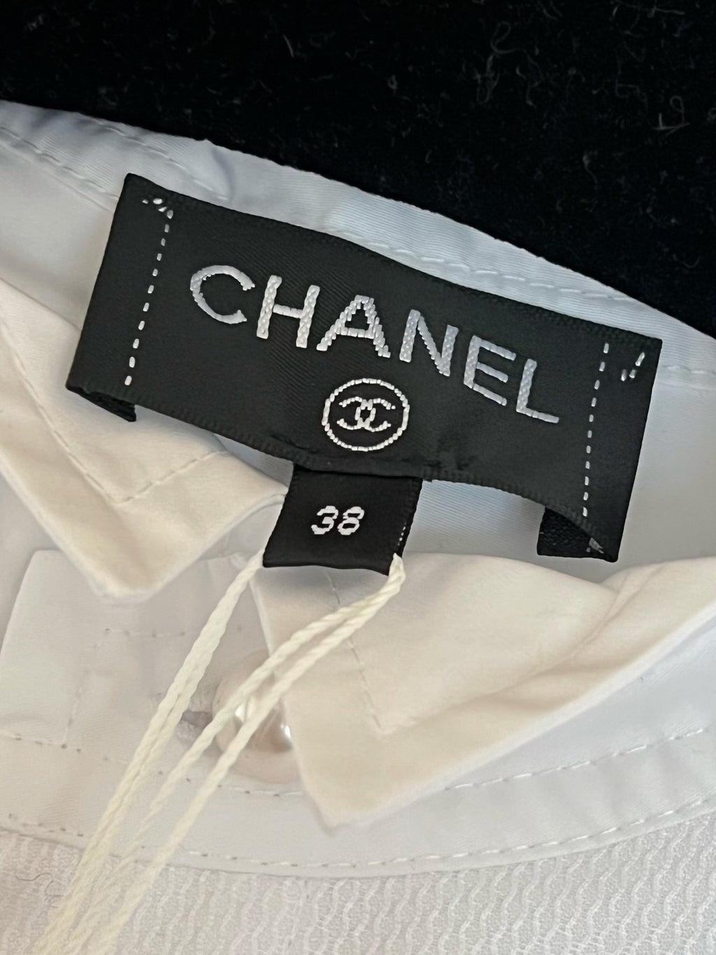 26NEW: Loose-Fit Long-Sleeve Shirt with Pearl Buttons and Chain Trim