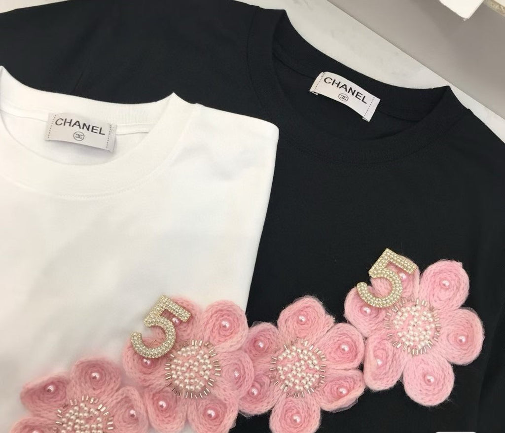 2026 Custom Knitted Camellia & Pearl Short-Sleeve T-Shirt—Available in Black or White, Sizes S, M, and L.