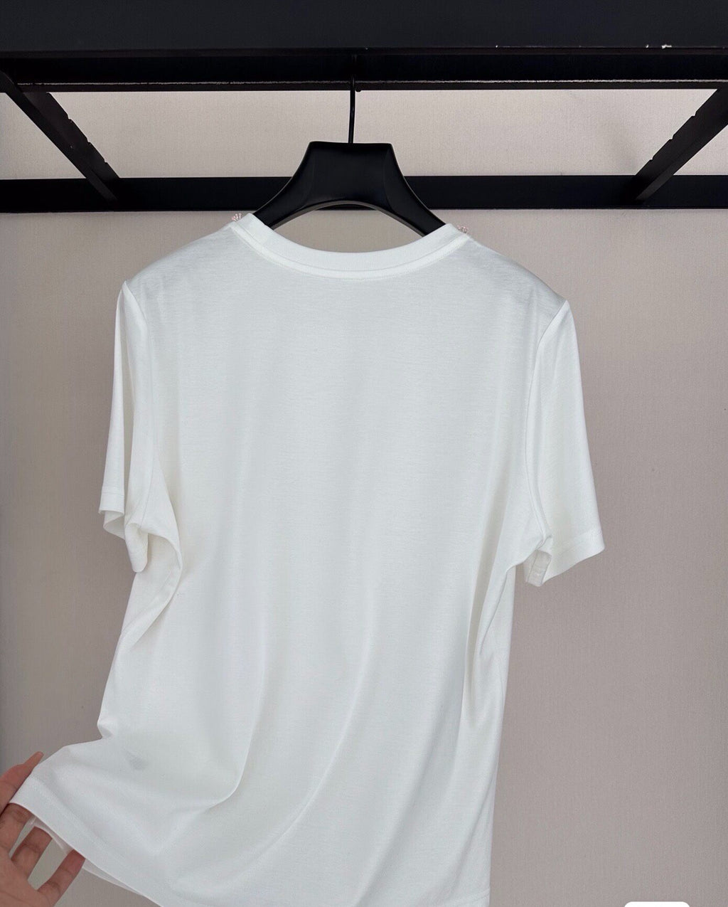 26SS New Pearl-Trimmed Double C Pocket T-Shirt, with light pink pearl and stripe embellishments on the neckline and pockets.