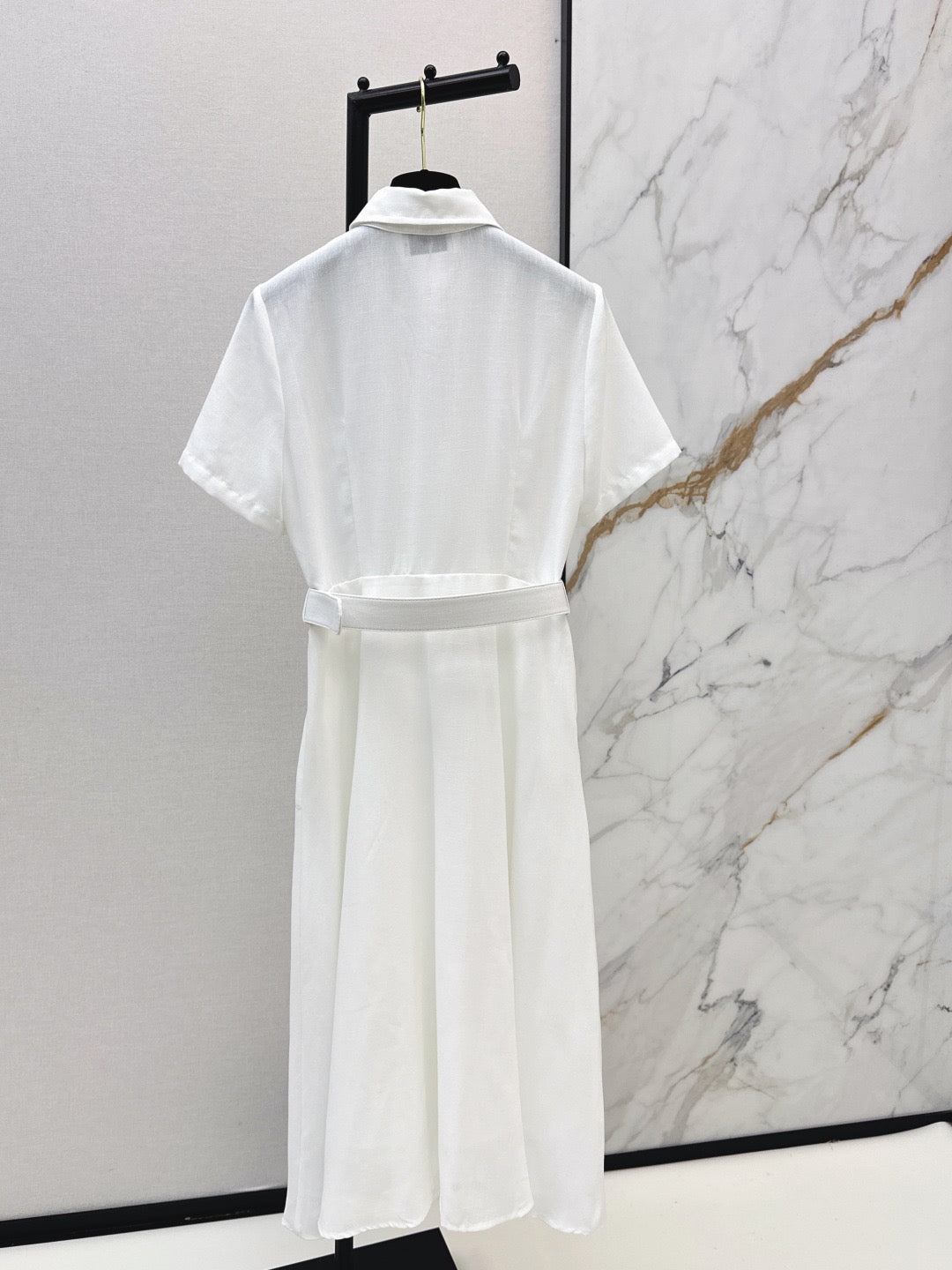 26SS — Latest Spring/Summer Collection: Long Dress with Beaded Pocket Embellishment 🤍 Features pearls at the pockets alongside a woven metal Double-C logo.