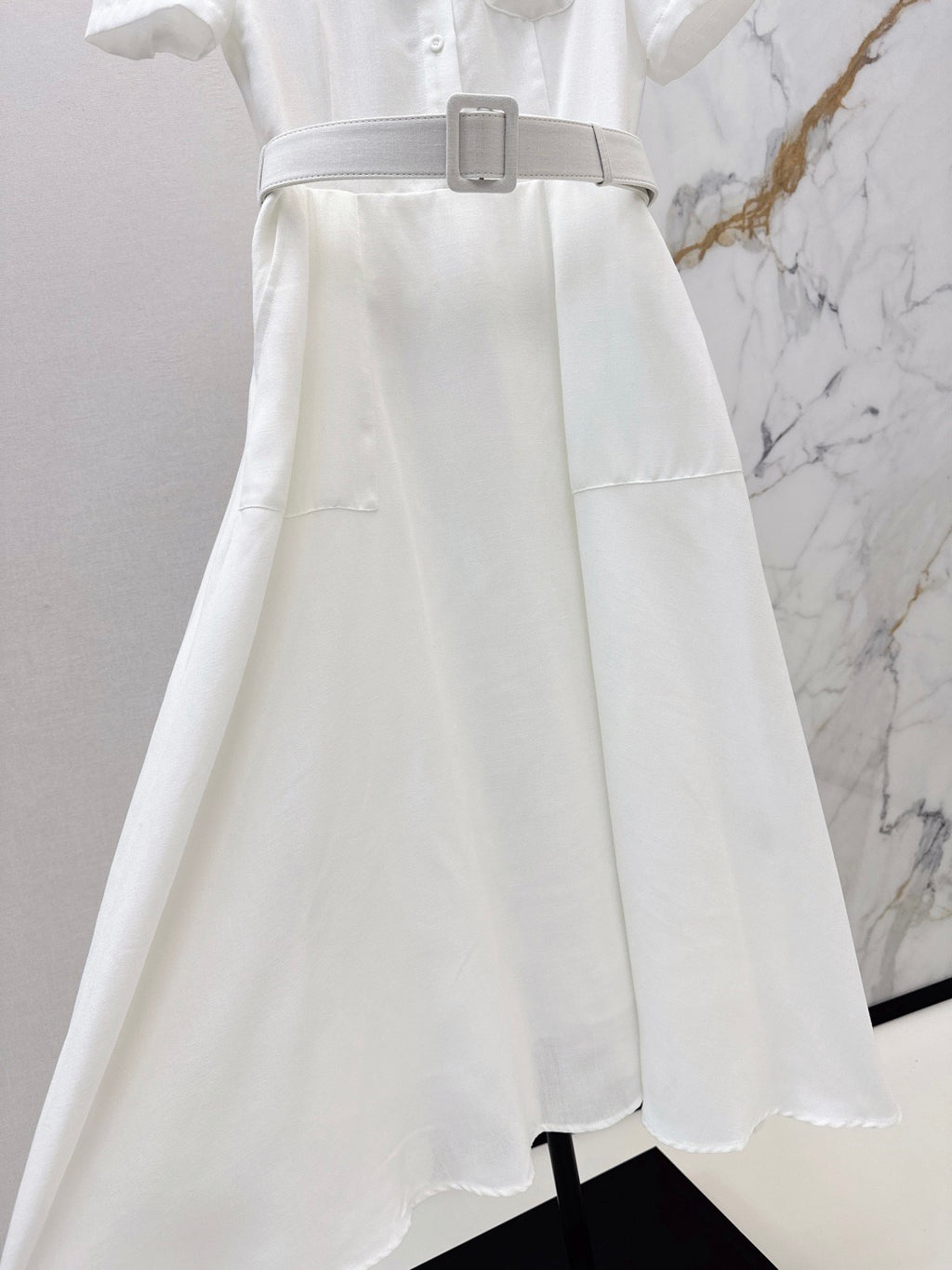 26SS — Latest Spring/Summer Collection: Long Dress with Beaded Pocket Embellishment 🤍 Features pearls at the pockets alongside a woven metal Double-C logo.