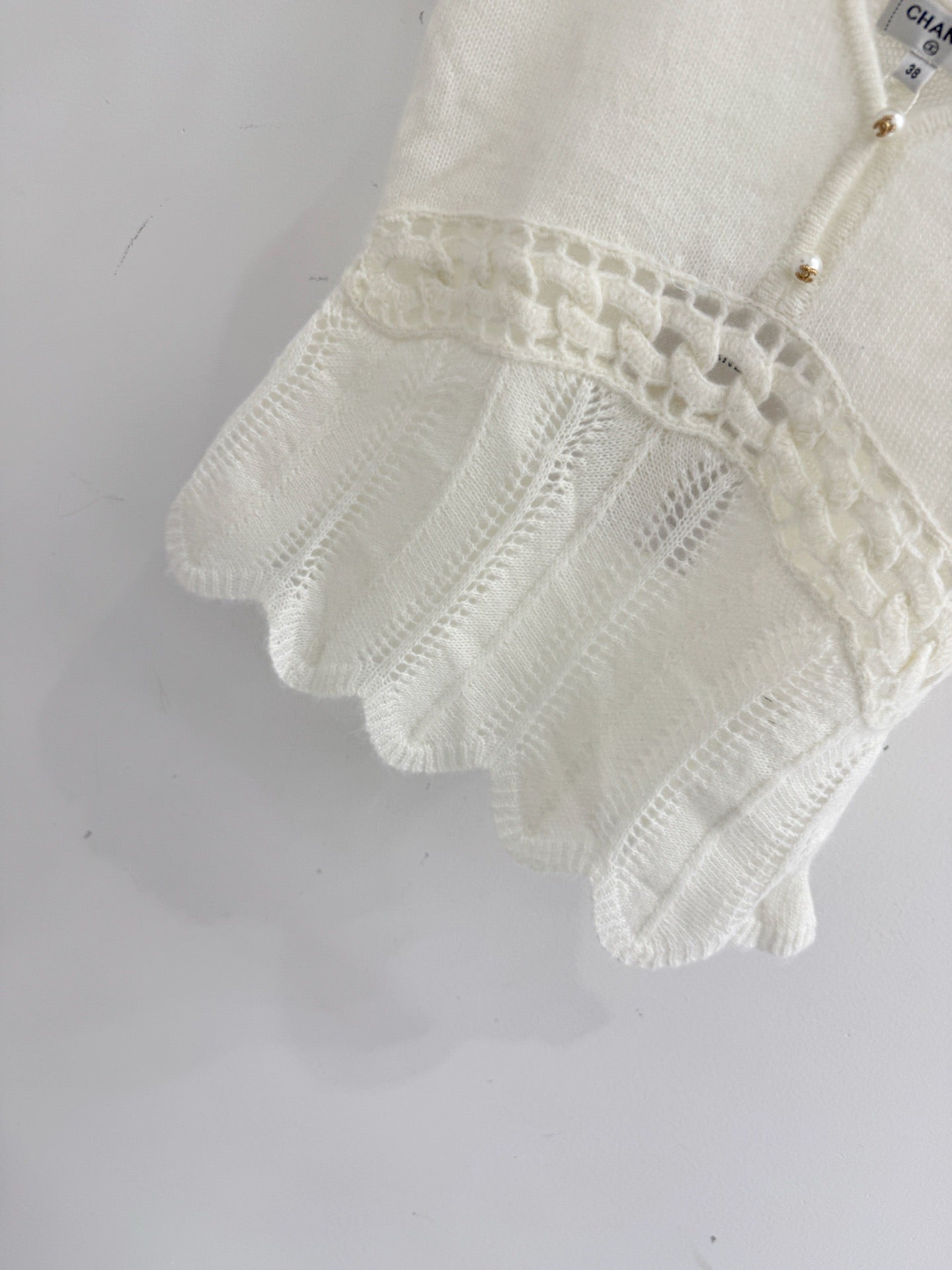 Spring/Summer '26 New Arrival: A Chanel-style open-knit vest, delicately adorned with pearls—an exquisite and versatile wardrobe staple.