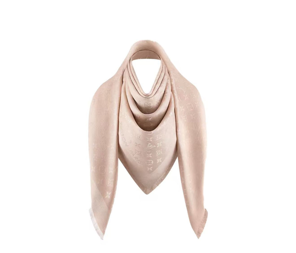 2026 Spring/Summer Collection: New Silk Scarves（副本）