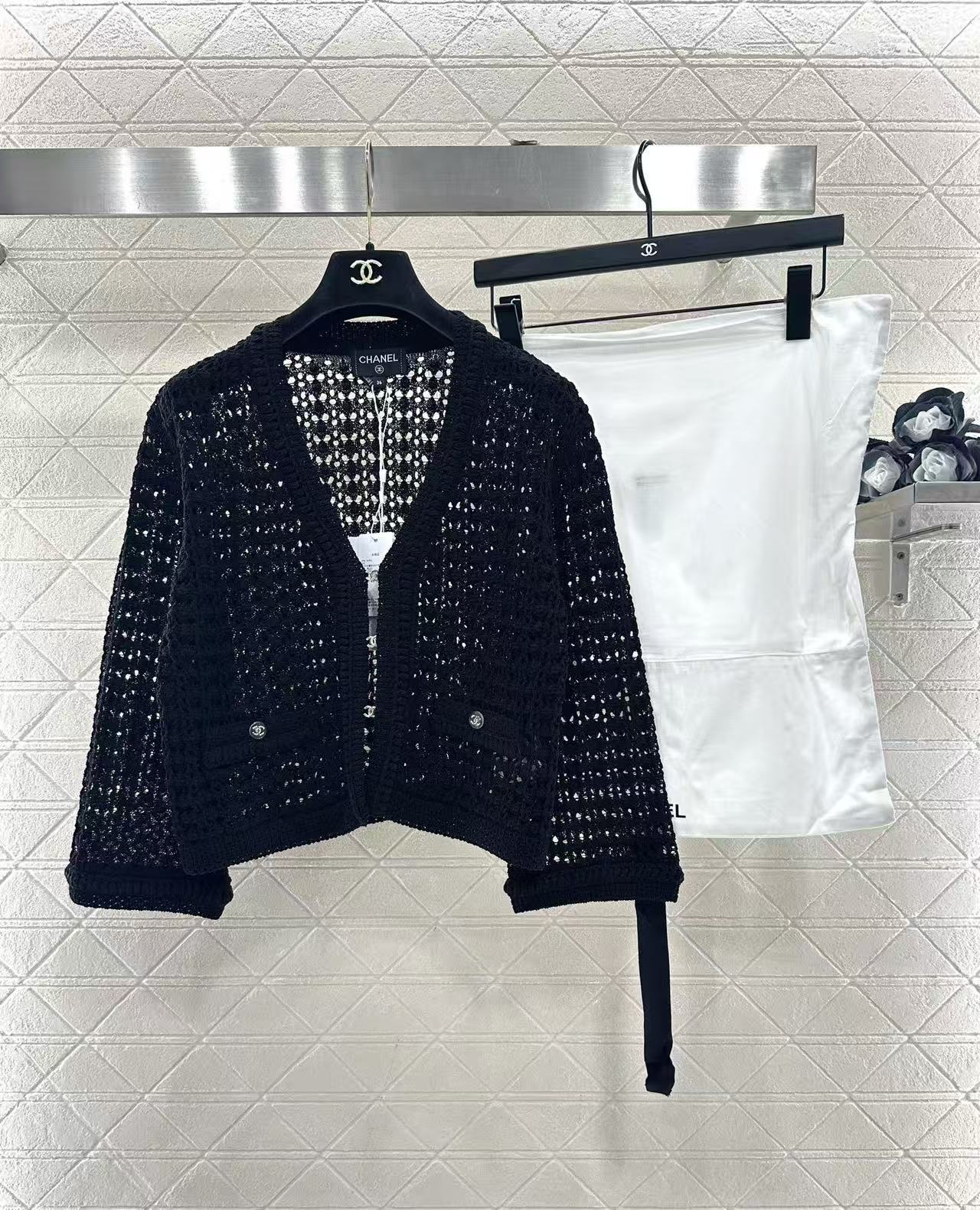Openwork woven V-neck lace cardigan