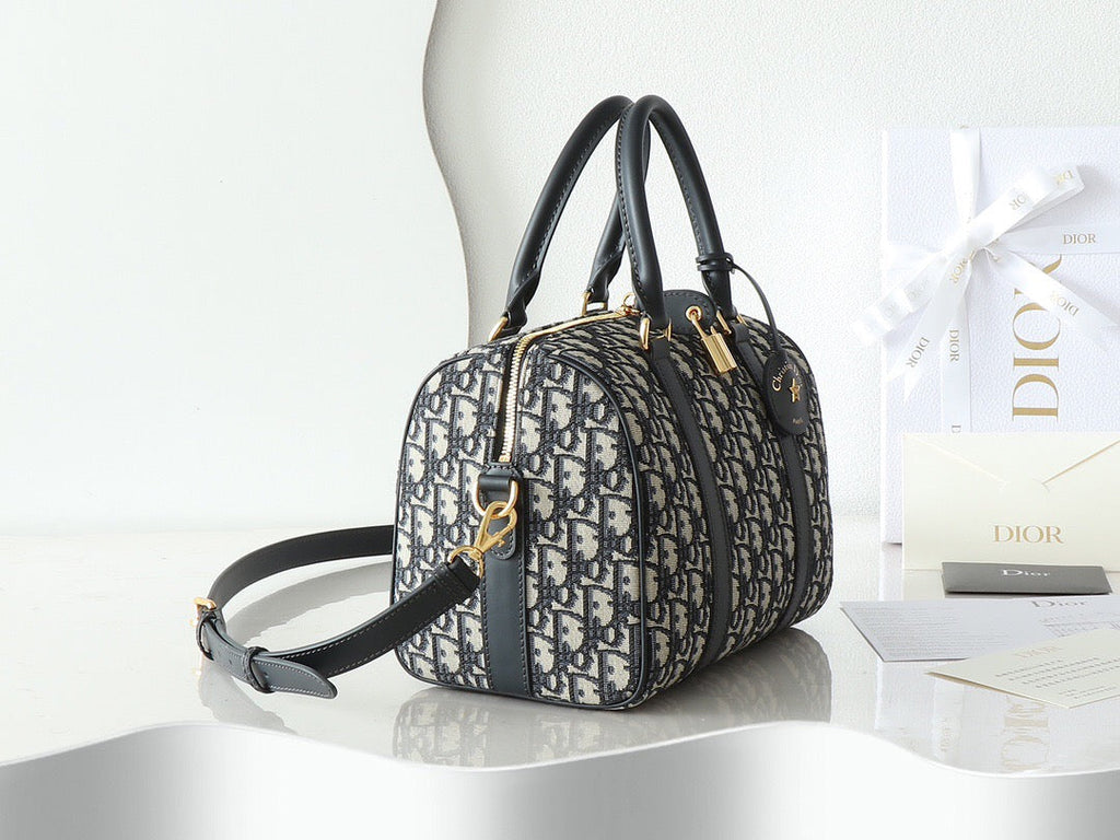 25FW NEW Large Handbag