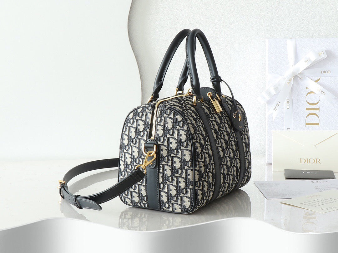 25FW NEW Large Handbag