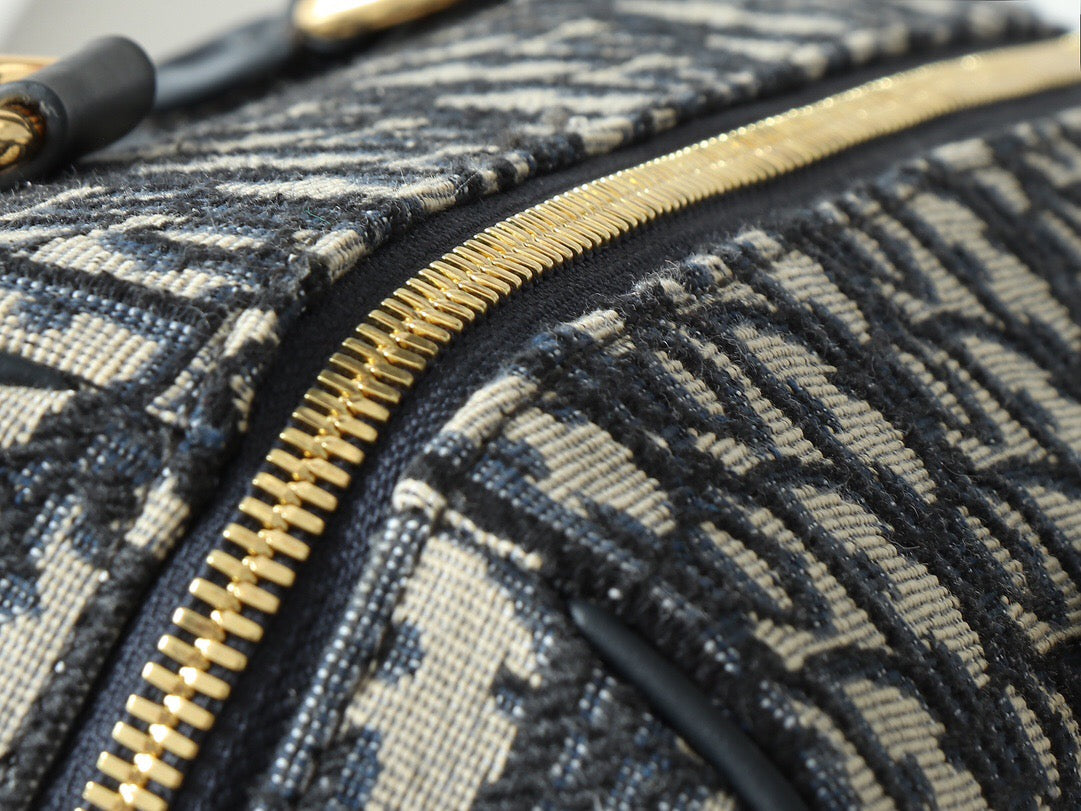25FW NEW Large Handbag