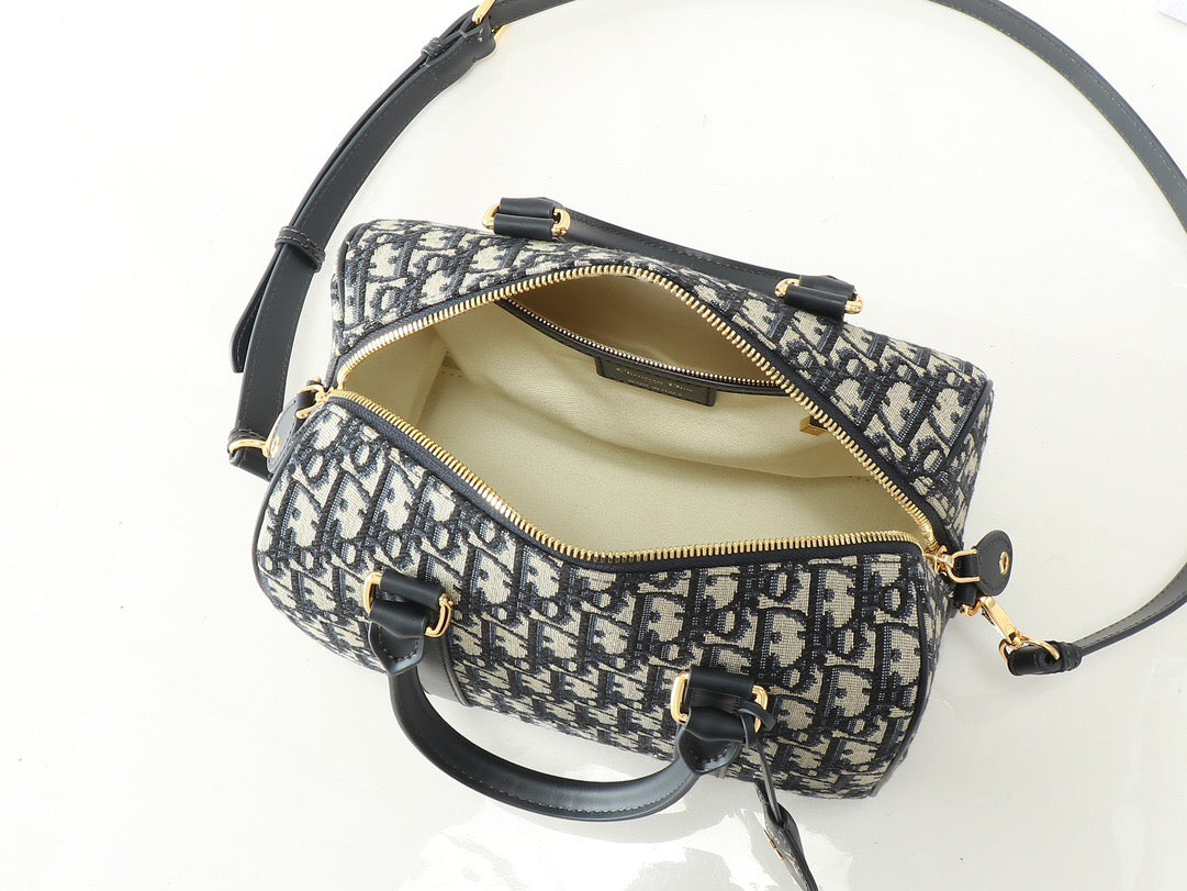25FW NEW Large Handbag
