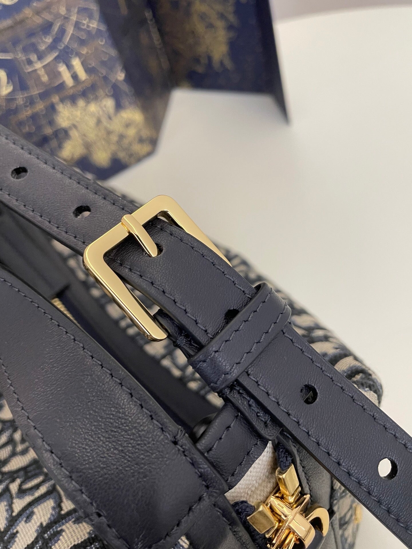 25FW NEW Relaxed-style Hobo Bag