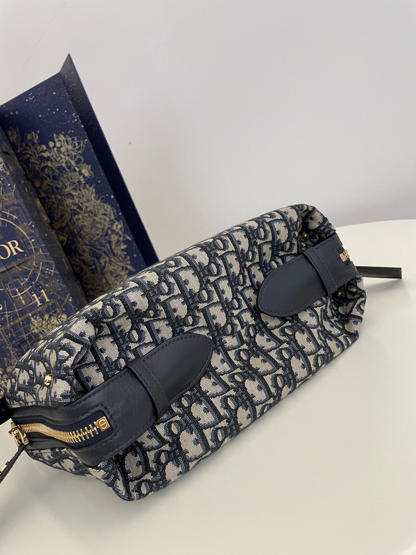 25FW NEW Relaxed-style Hobo Bag