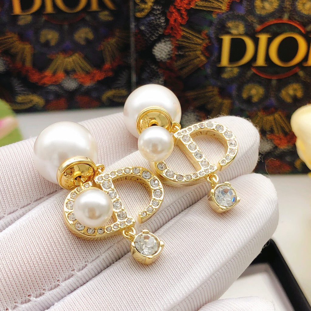 25FW NEW Pearl Stud Earrings with Dangling Diamonds