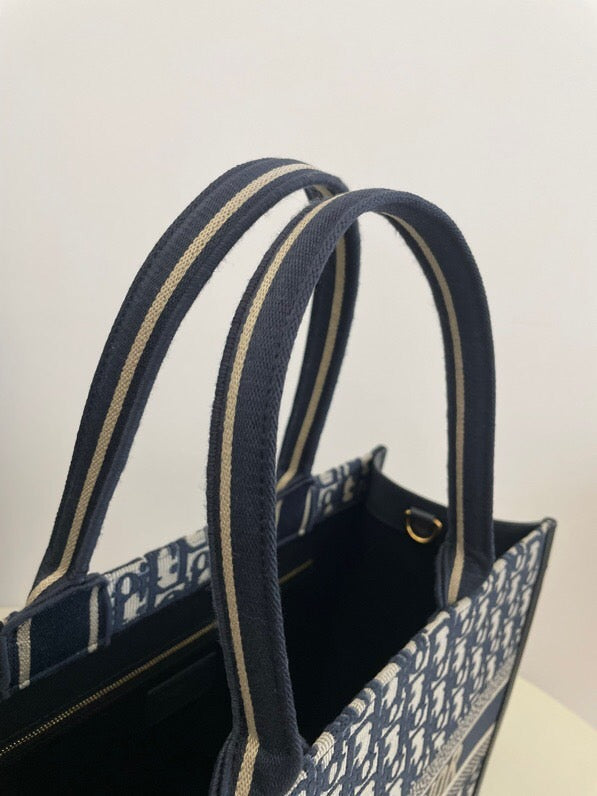 25FW NEW Classic Tote Bag