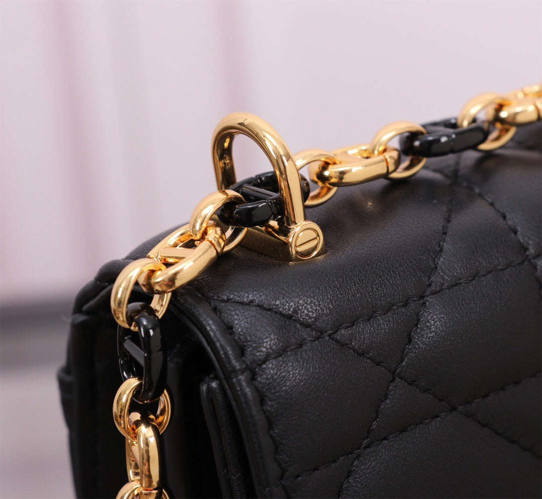 25FW NEW Chain Handbag