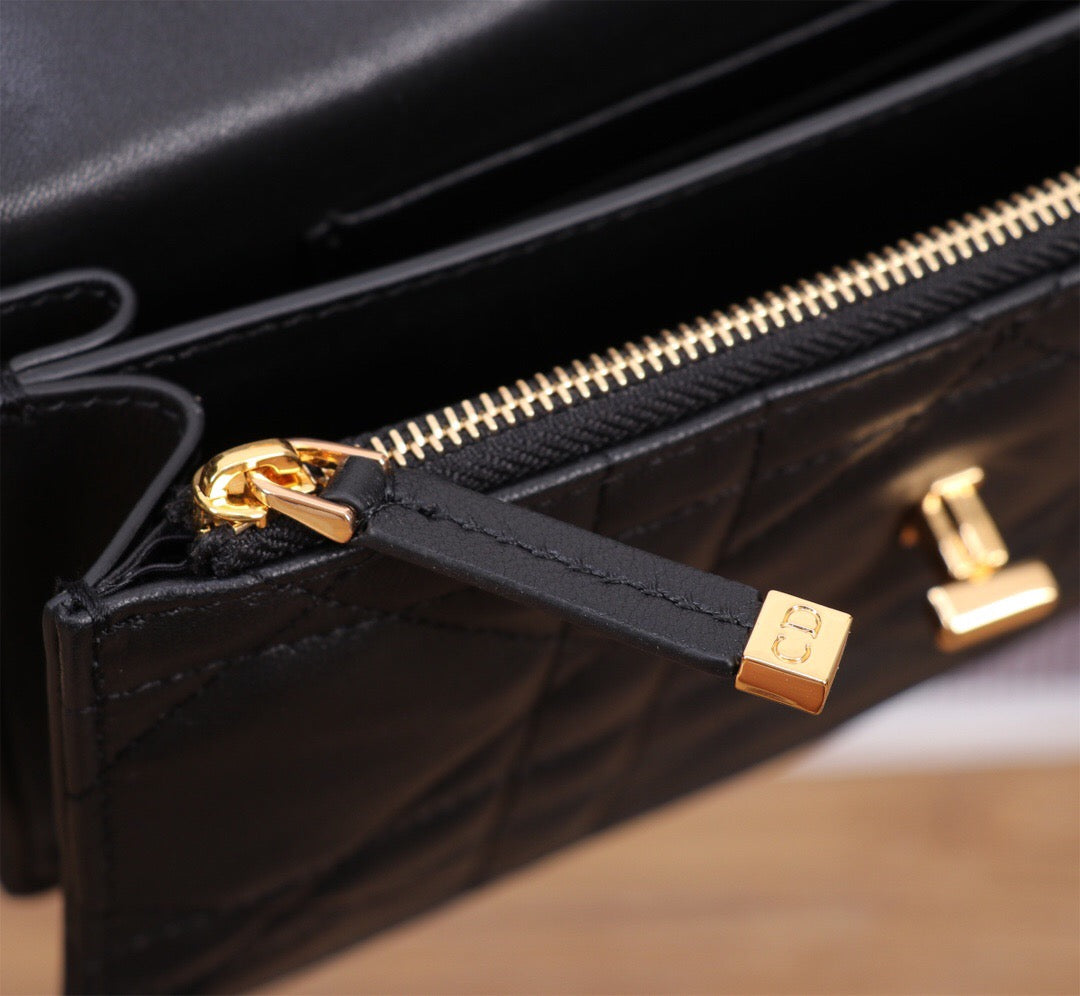 25FW NEW Chain Handbag