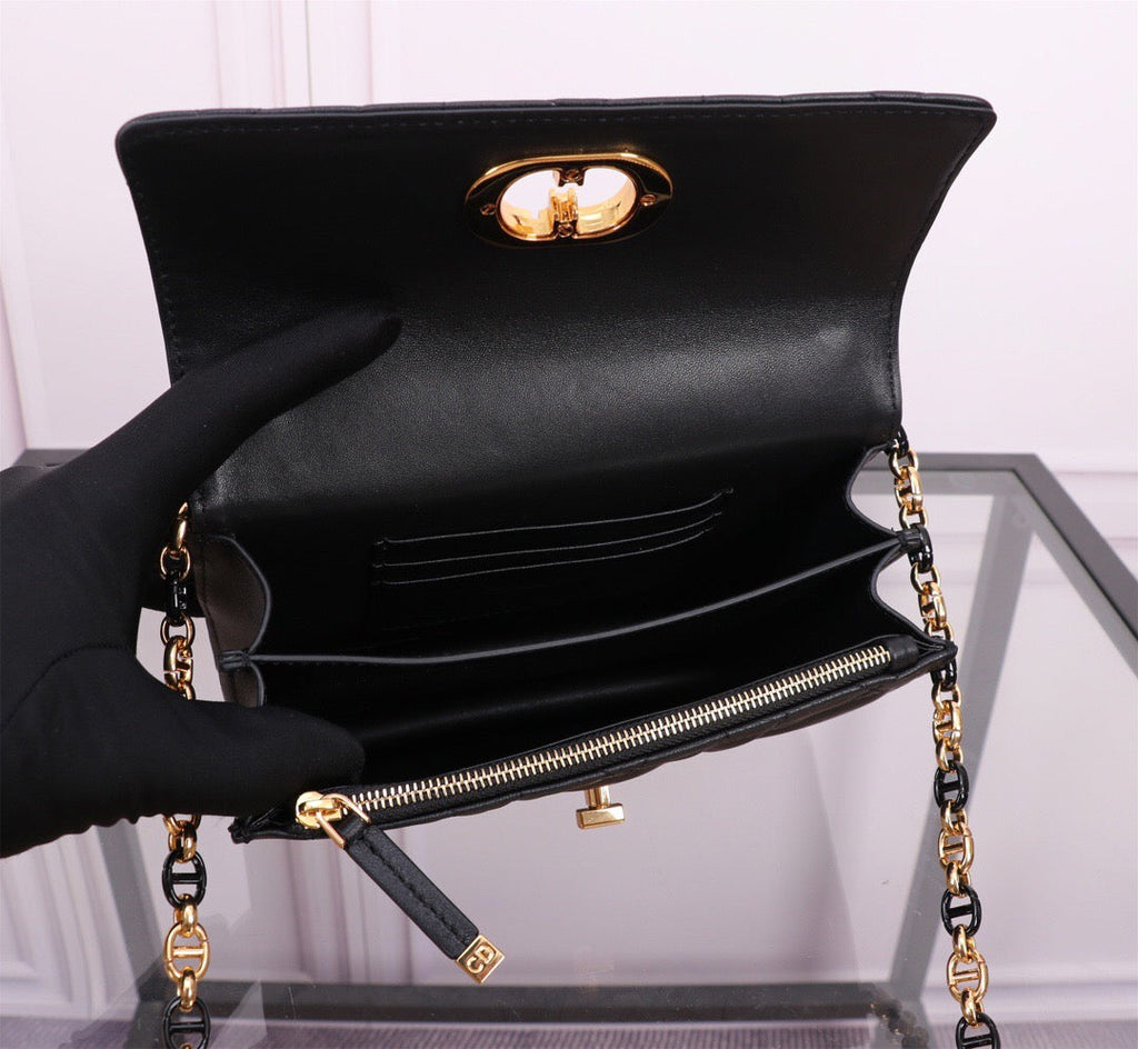 25FW NEW Chain Handbag