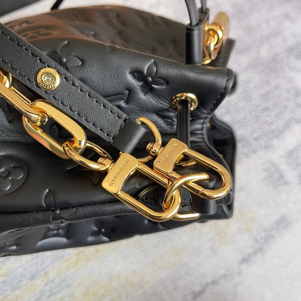 25FW NEW Embossed Chain Bucket Bag