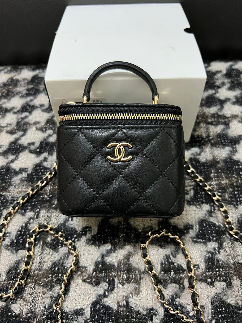 25FW NEW Exquisite Chain Shoulder Bag