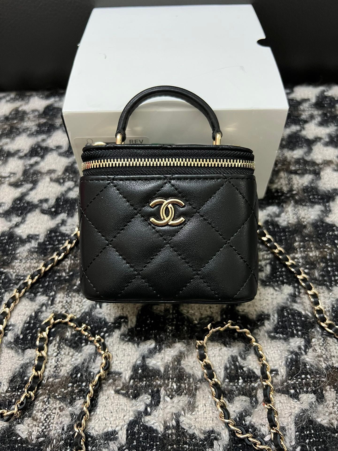 25FW NEW Exquisite Chain Shoulder Bag