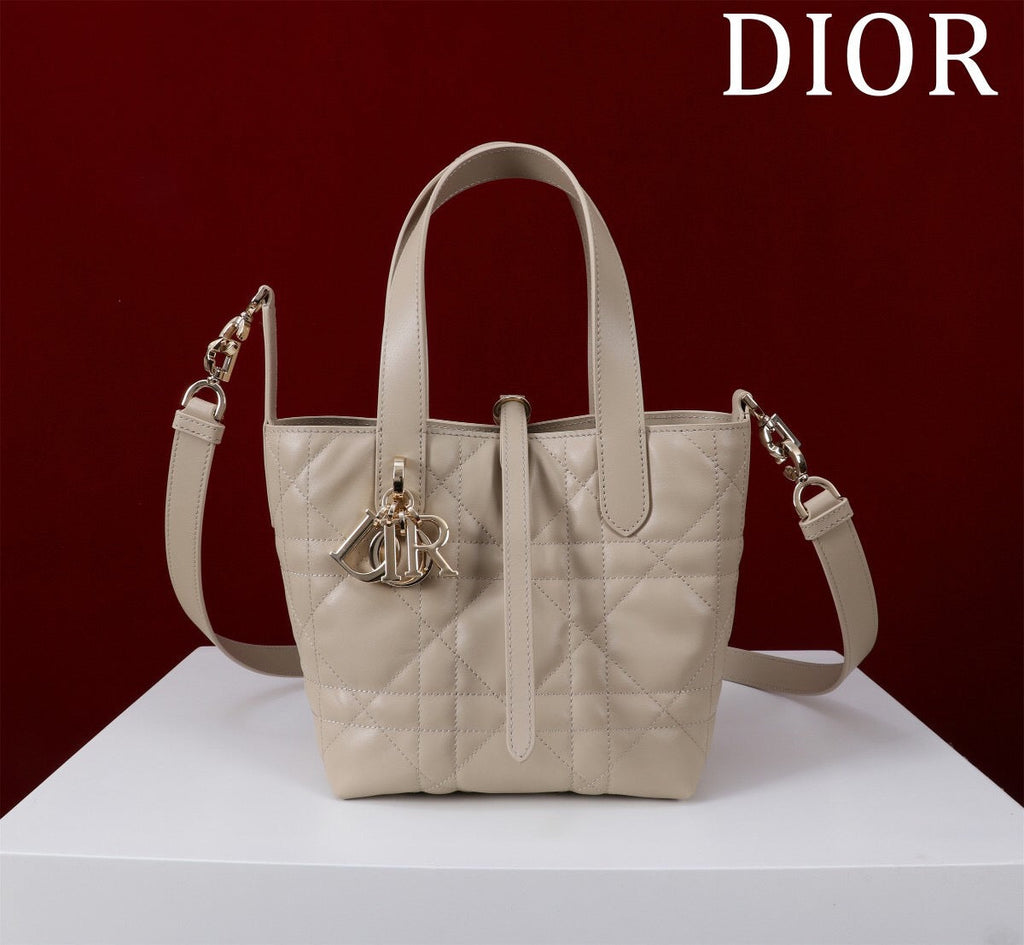 25FW NEW Bag with Woven Pattern