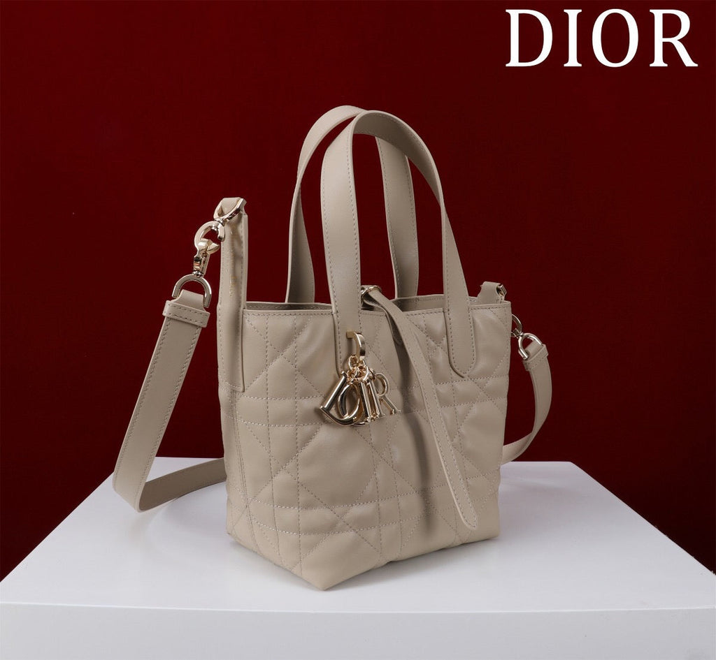 25FW NEW Bag with Woven Pattern