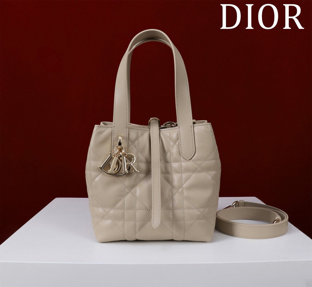 25FW NEW Bag with Woven Pattern