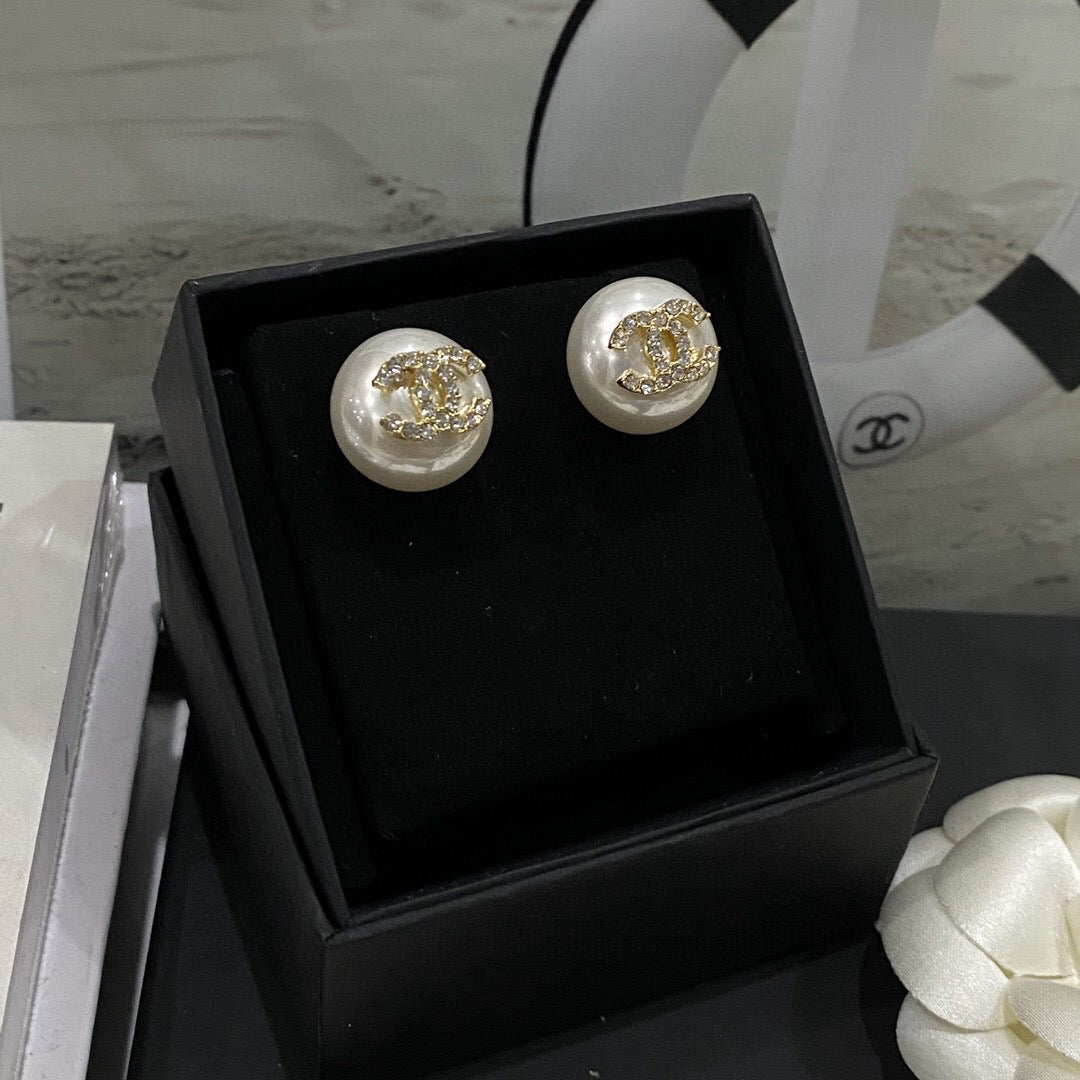25FW NEW Snowflake Crystal Pearl Stud Earrings