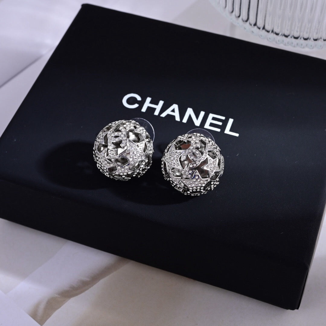 25FW NEW Elegant and Stylish Earrings