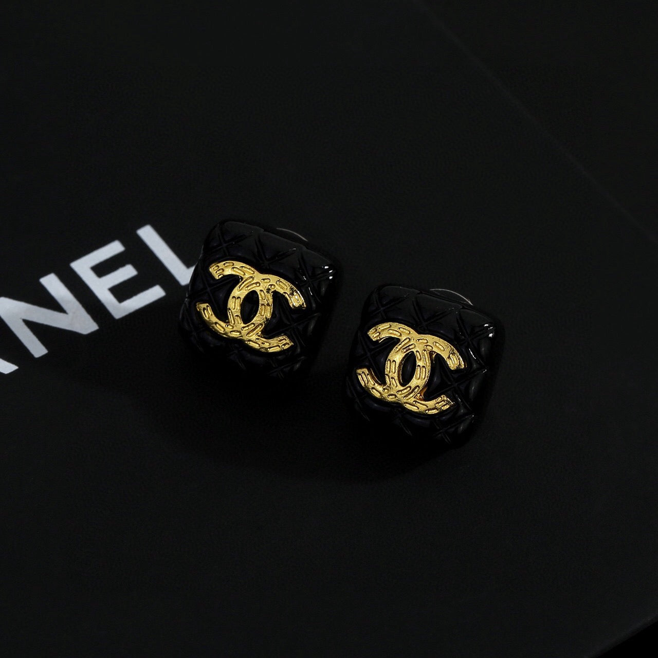 25FW NEW Square-shaped Stud Earrings