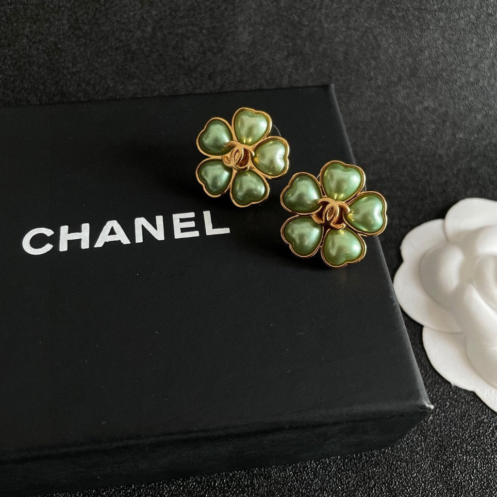 25FW NEW Exquisite Flower Stud Earrings